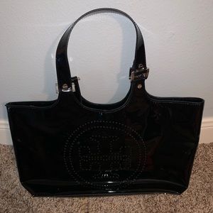 tory burch bombe east west tote black patent